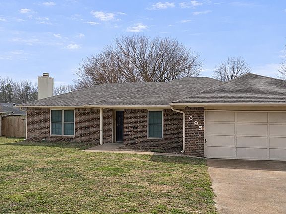2nd image of 895 Autumn Woods Dr E