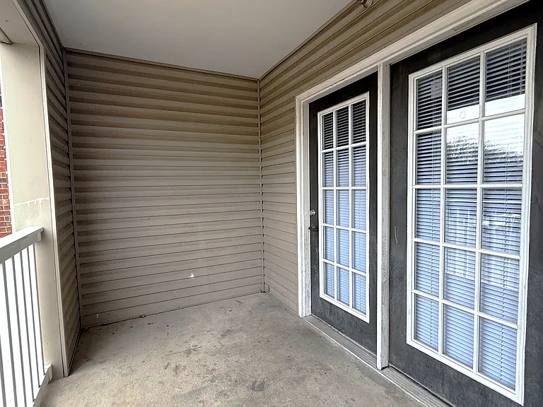Crossland Place Apartments — Photo 26