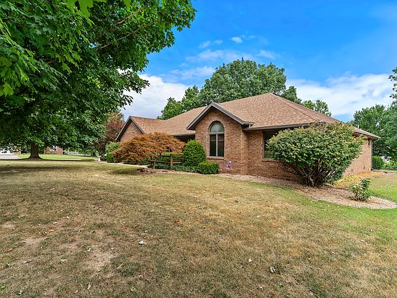 2nd image of 1965 West Cardinal Lane