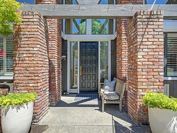 4th image of 7625 Woodborough Dr