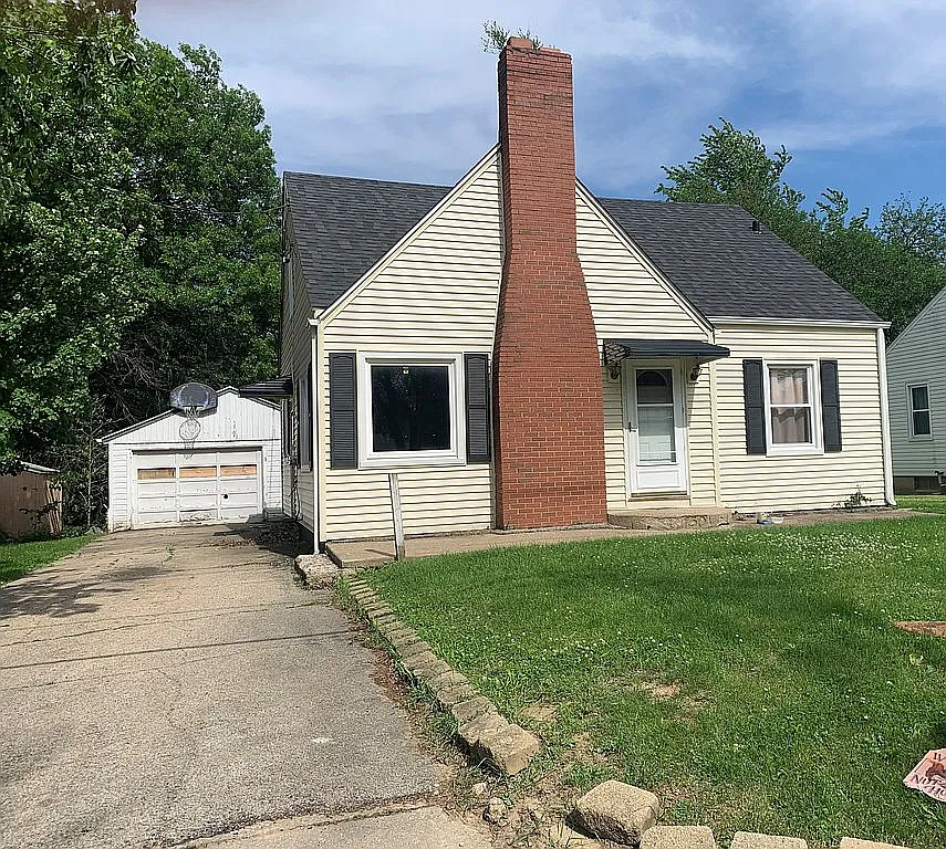 150 N Stewart St photo 1