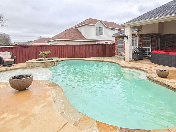 5th image of 221 Laurel Springs Dr