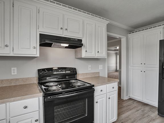 2nd image of 5057 Wagonwheel Dr