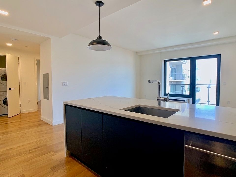 1st image of 25 E 19th St #F