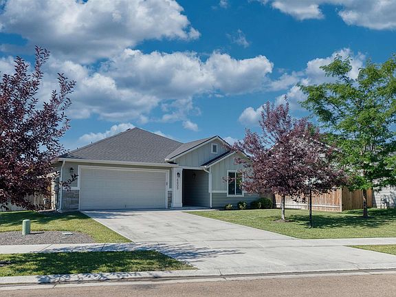 2nd image of 4609 E Middle Fork Way
