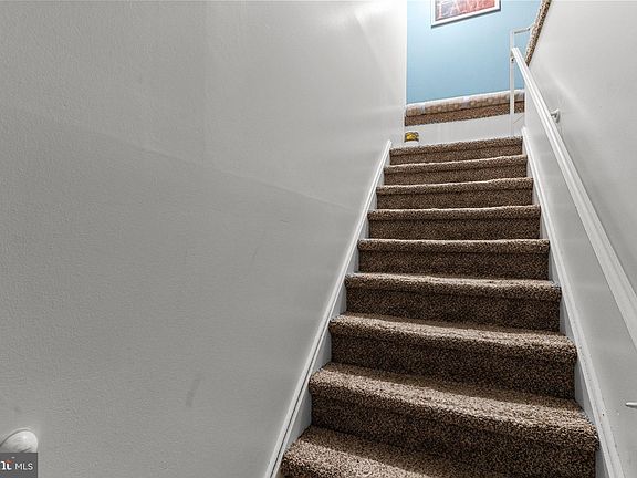 4th image of 1511 Grant Ave