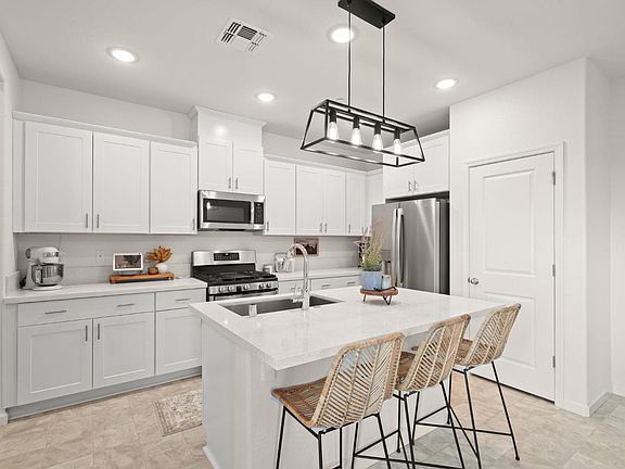 5th image of 705 Niemann Street
