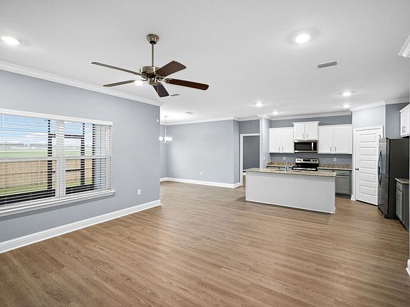 5th image of 4247 Montague Dr