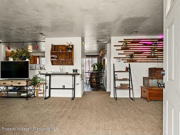5th image of 847 Glenwood Ave