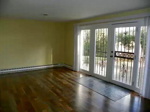 4th image of 514 Carriage Dr
