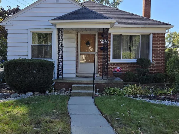24301 Colgate St, Dearborn Heights, MI 48125