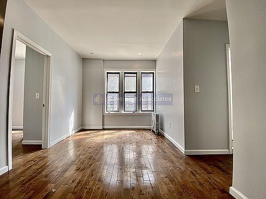 3rd image of 518 W 204th St #A1