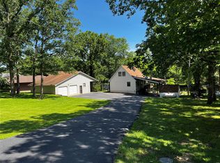 786 Squaw Rd, Cuba, MO 65453