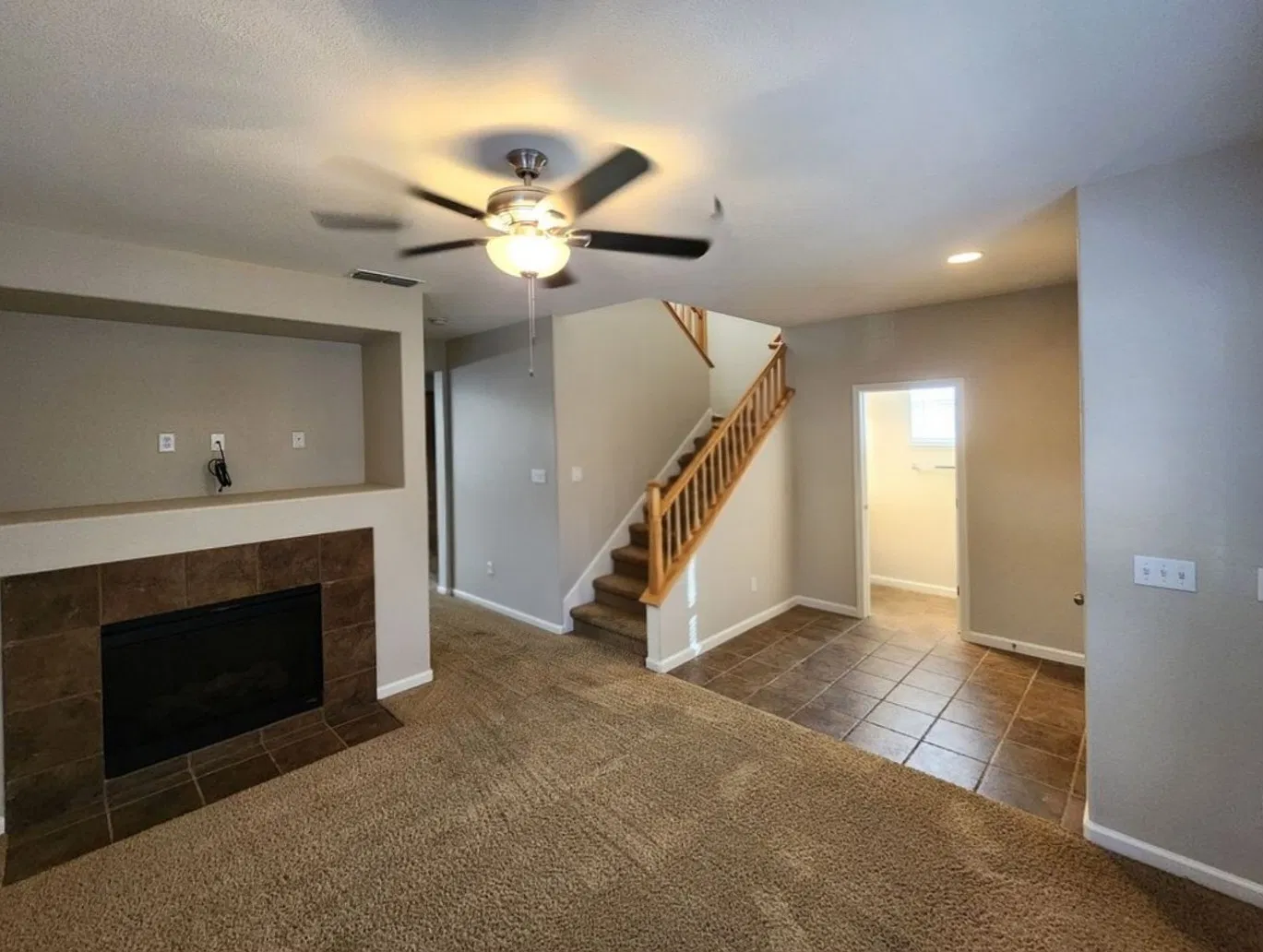 3 bed, 2.5 bath, 1708 sqft, $2,650 — Photo 2