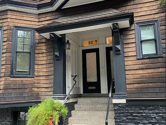 2nd image of 48 Grattan St #48