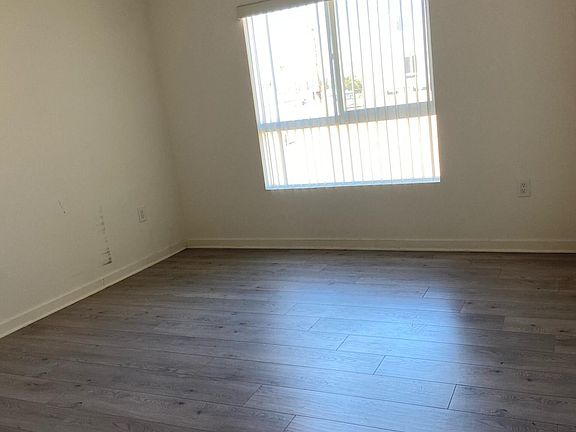 4th image of 6302 Beck Ave #302