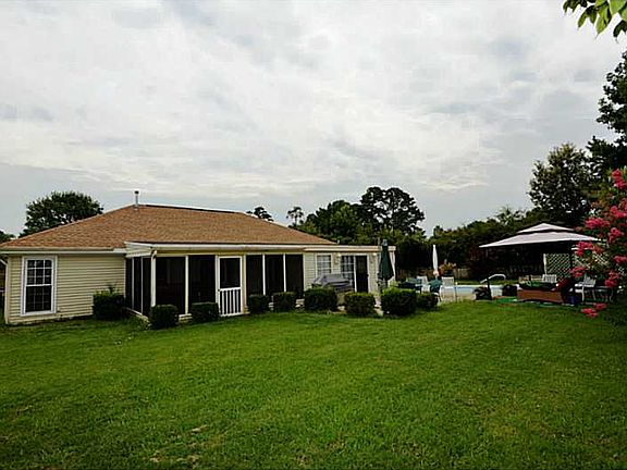 3rd image of 1601 Forest Fern Cir