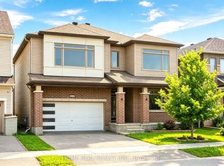 1089 Apolune St, Ottawa, ON K2J 6N8