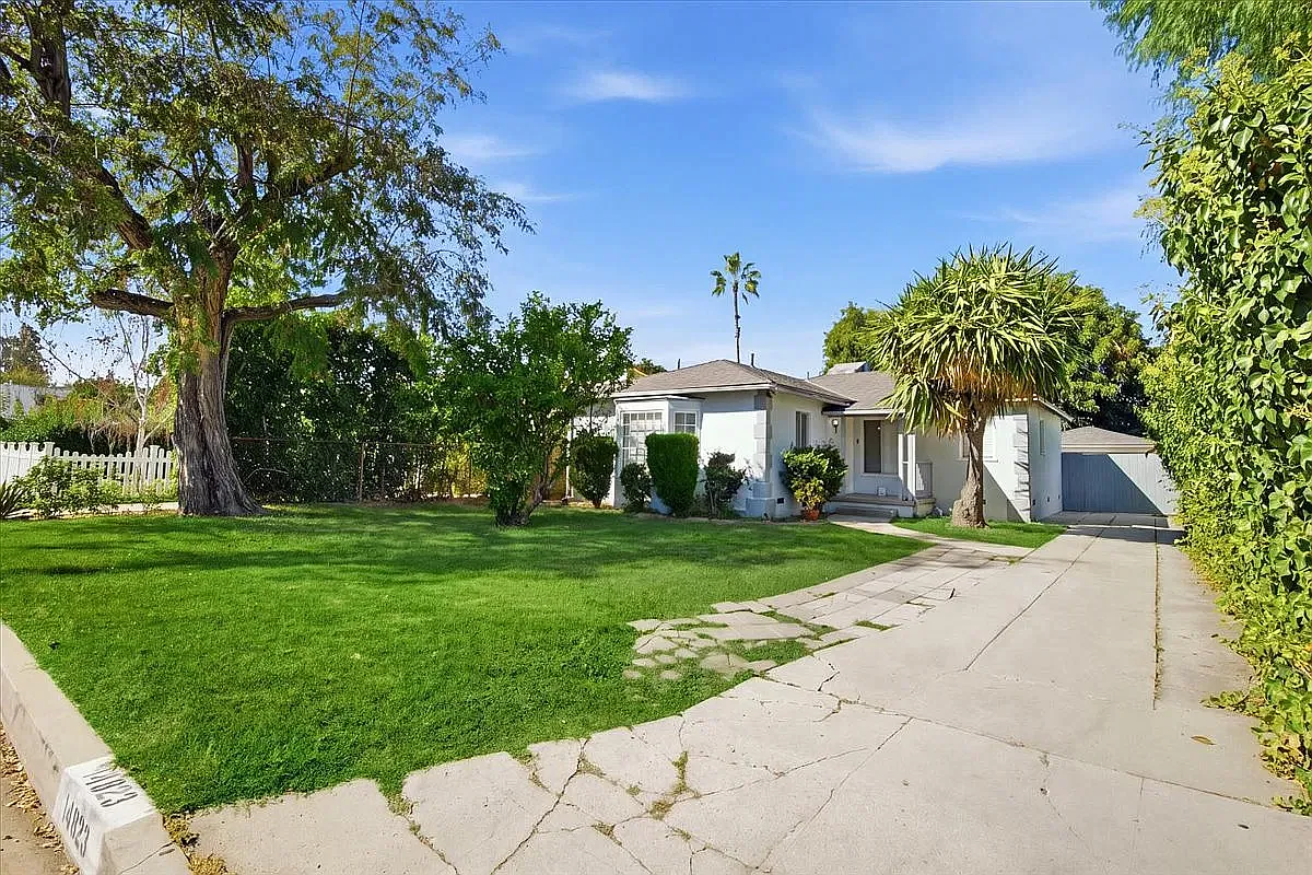Addison St, Sherman Oaks — Photo 1