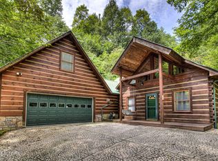 1669 Hidden Hills Rd, Gatlinburg, TN 37738