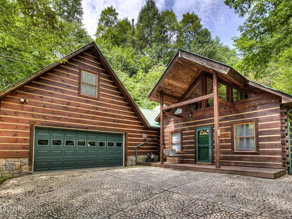 1669 Hidden Hills Rd, Gatlinburg, TN 37738