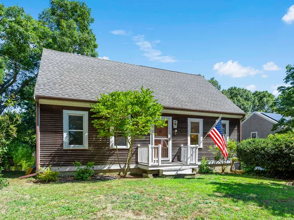 37 Hilltop Road, Mashpee, MA 02649