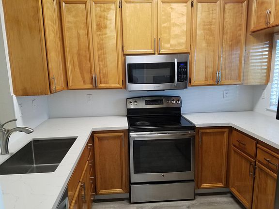 5th image of 4691 Albany Cir APT 101