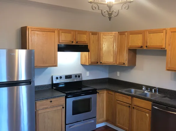 653 Chestnut St, Dubuque, IA 52001