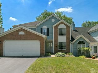 811 N Constitution Ave, Island Lake, IL 60042