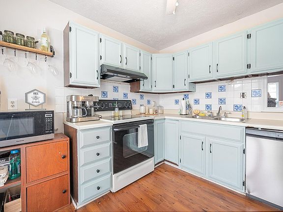 5th image of 1460 Ashbourne Dr