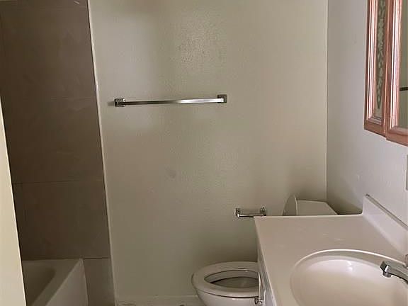 5th image of 22 Deborah St #C