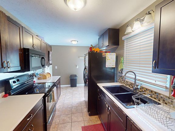 4th image of 3324 Pedersen Dr