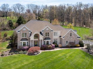 1519 Noahs Cir, Hellertown, PA 18055