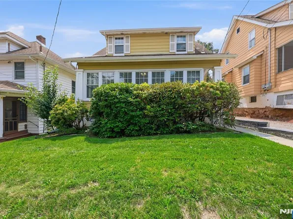 7 Henderson St, Passaic, NJ 07055