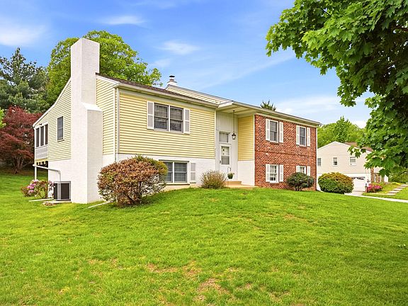 3rd image of 222 Coldstream Rd