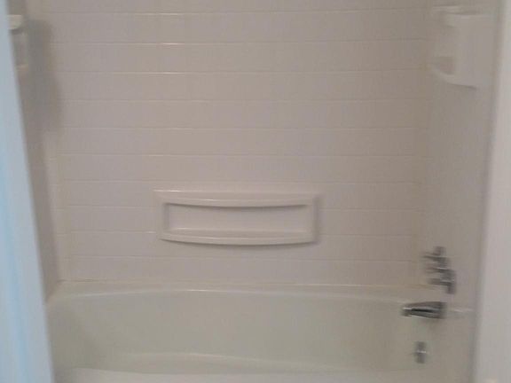 5th image of 407 Evergreen St APT B