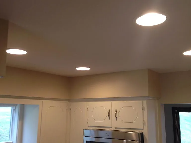 New Smooth Ceiling, Lighting