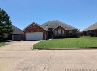 1912 6th Ave NW, Ardmore, OK 73401