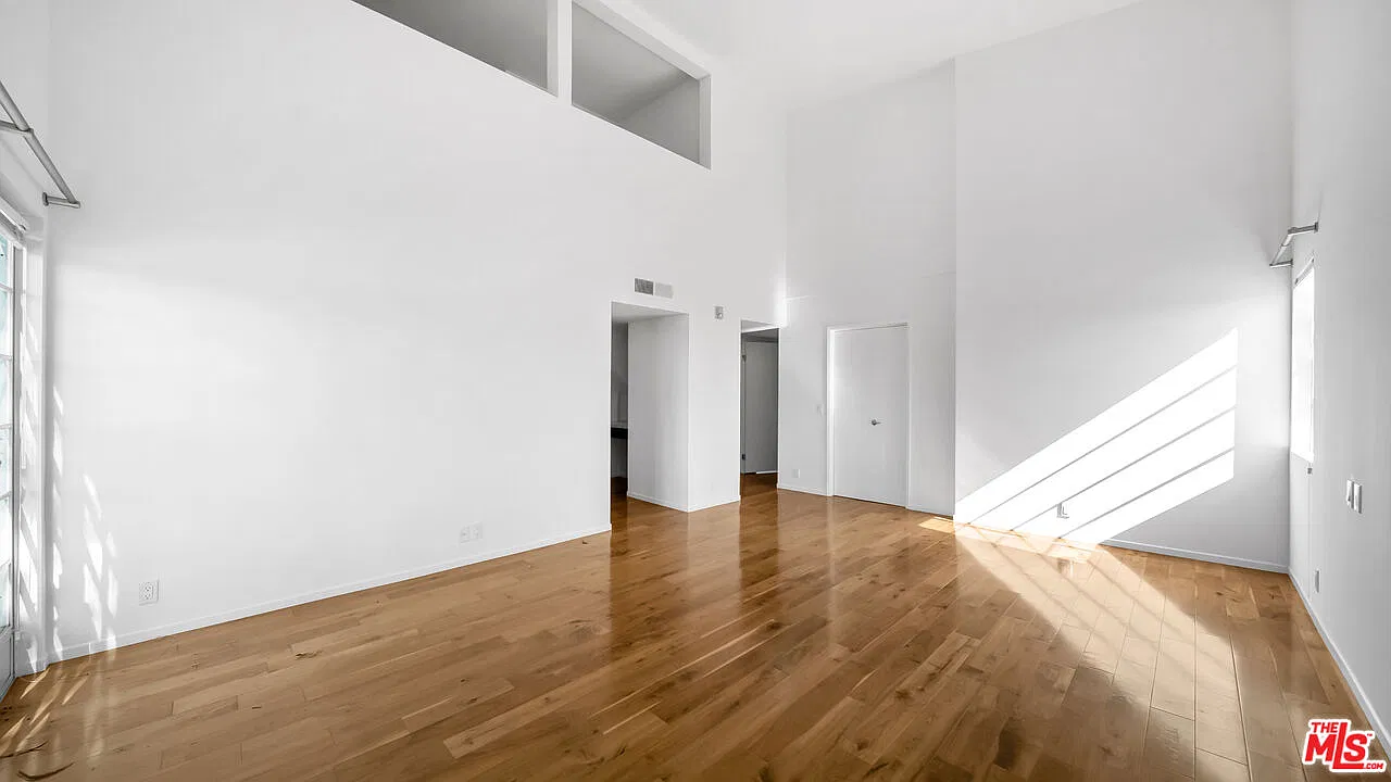 2 bed, 4.0 bath, 2104 sqft, $6,195 — Photo 4