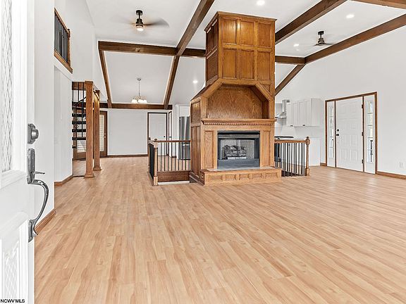 3rd image of 932 Linton Rd