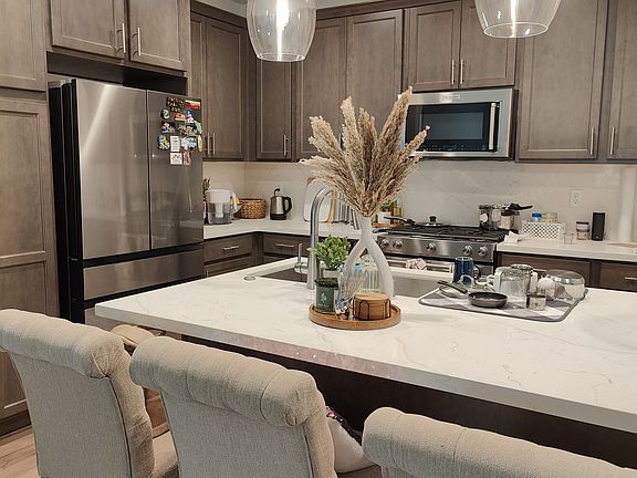 4th image of 5543 Holly Bay Ave