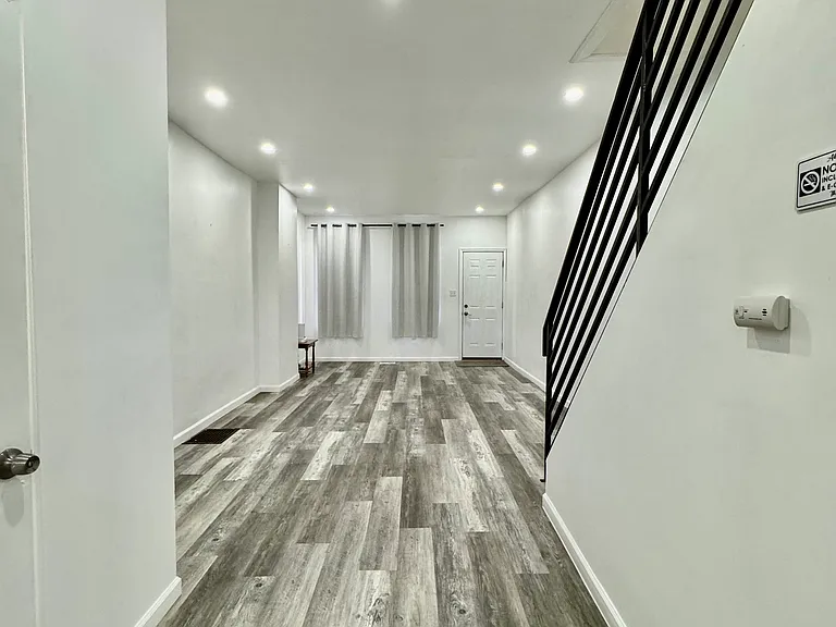 1828 E Orleans St — Photo 2