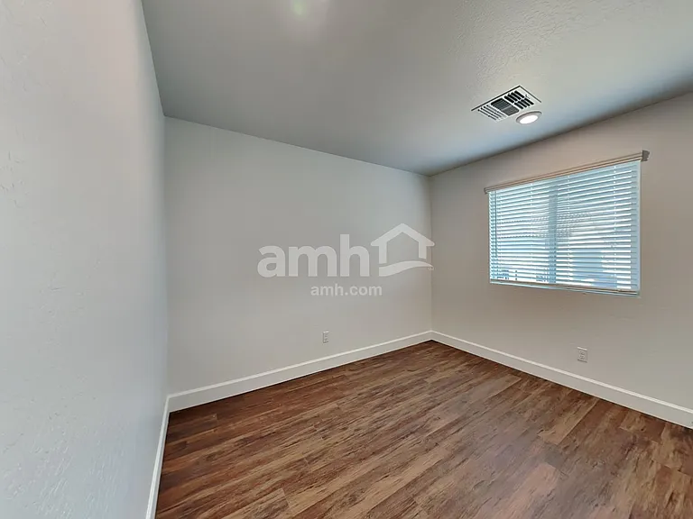 17138 W Golden Ln — Photo 20
