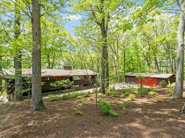 518 Annursnac Hill Rd, Concord, MA 01742