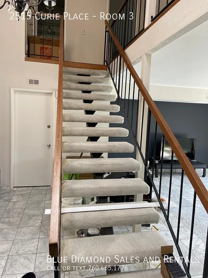Private Furnished Room in a Beautiful 5 Bedroom Shared House with 4 tenants total - Quiet Neighbo... — Photo 2