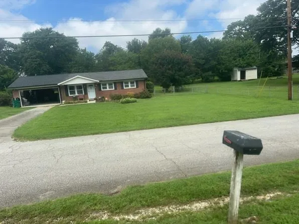 102 Tower Dr, Moore, SC 29369