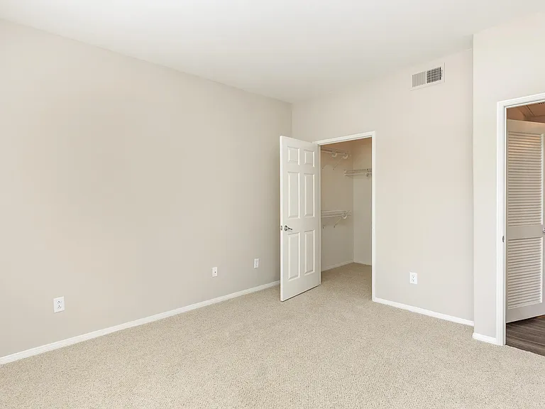 Laurel Terrace Apartment Homes — Photo 57