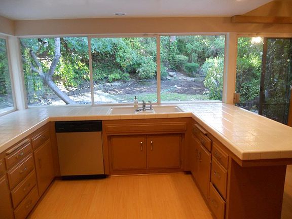 4th image of 19347 Lemmer Dr