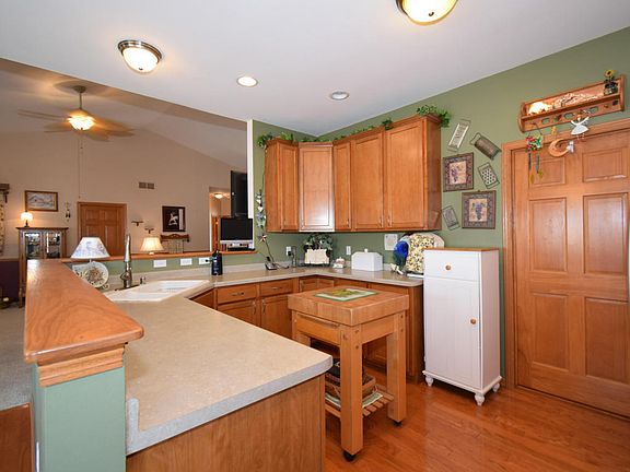 4th image of 510 Acacia Dr