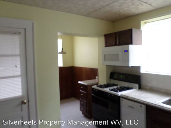 4th image of 1103 Jackson Ave APT 2